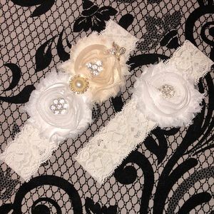 2 Lace Garters with Flowers and Rhinestones